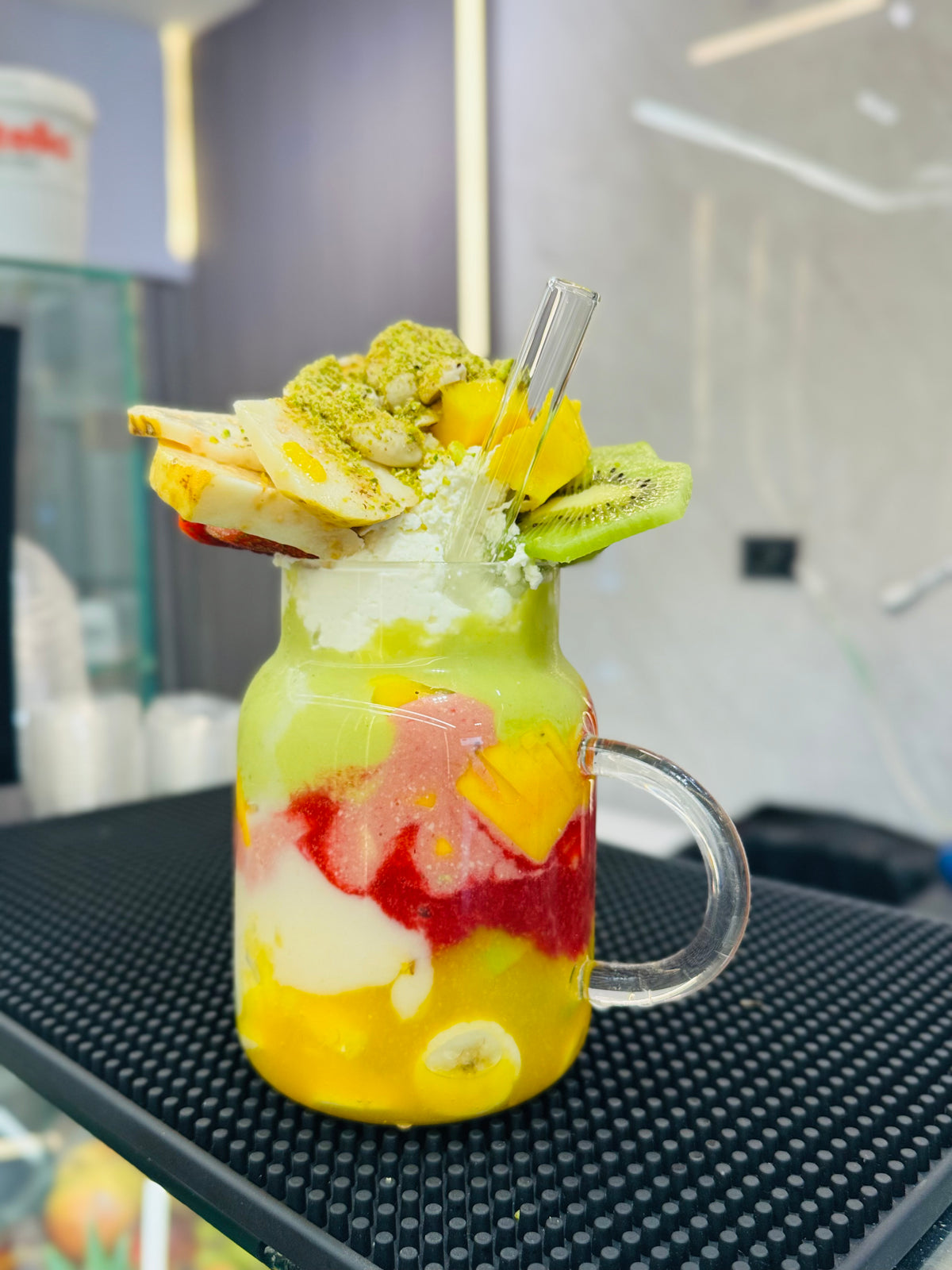 Clear Glass cocktail Mug with Straw