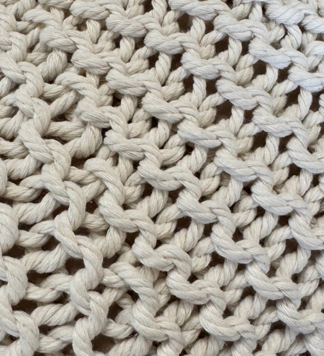 Chunky Knit Round Pouf with Wooden Legs