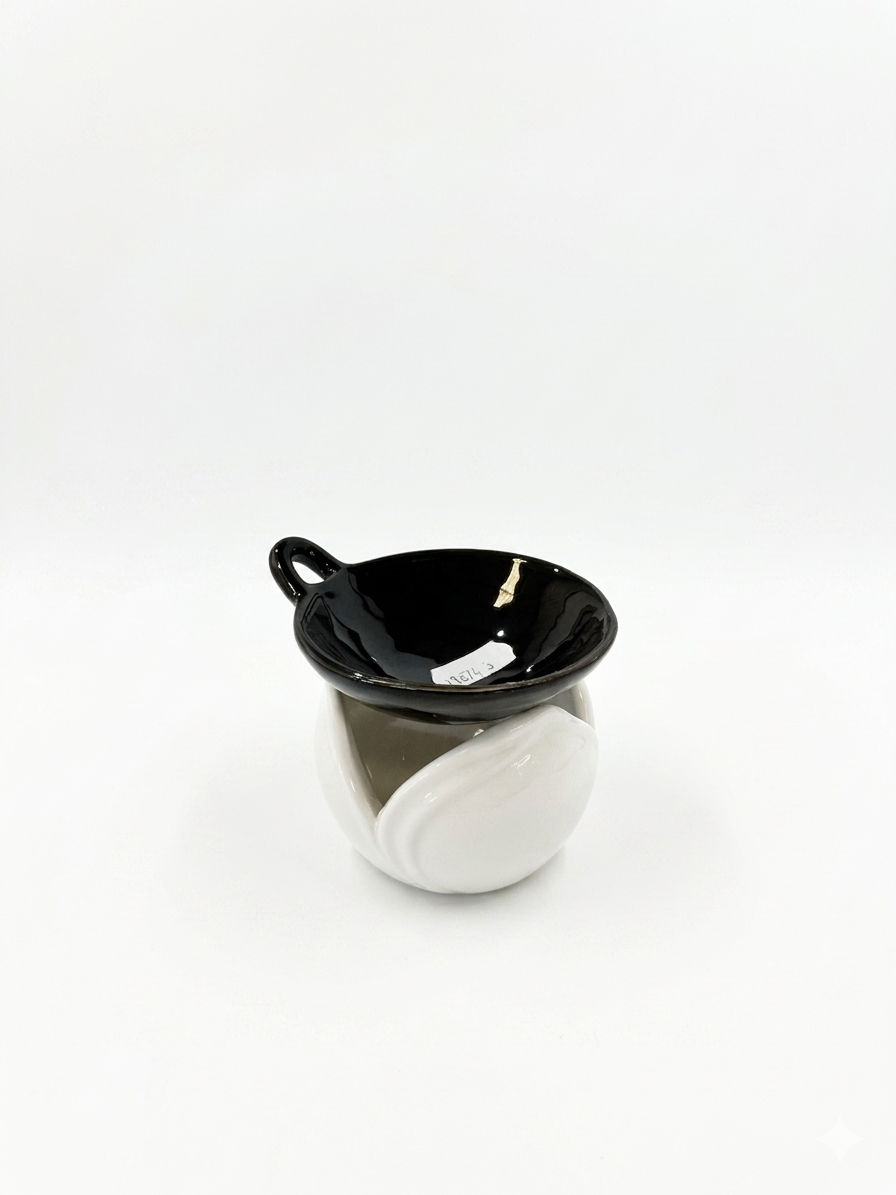 Black and white Tulip Oil Burner